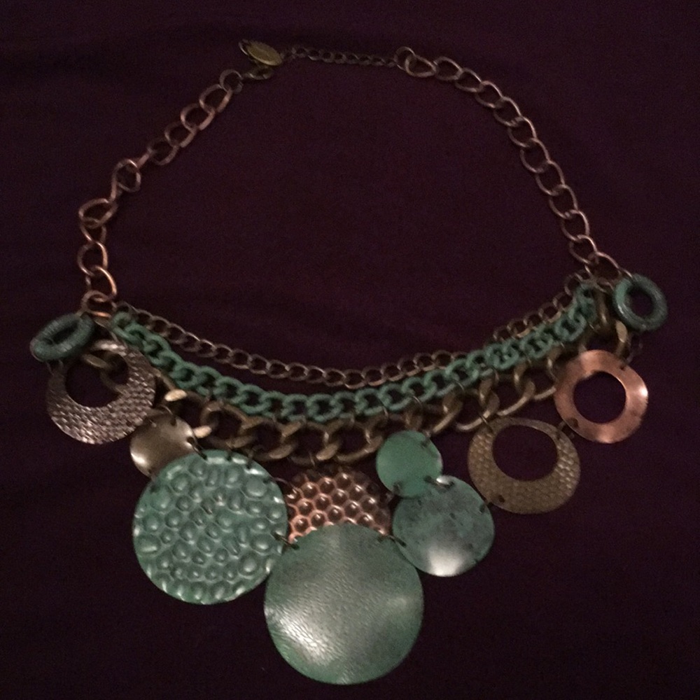 Gorgeous and unique statement necklace